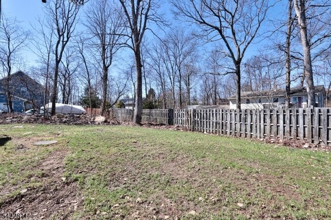 Building Photo - 63 Iowa Ave