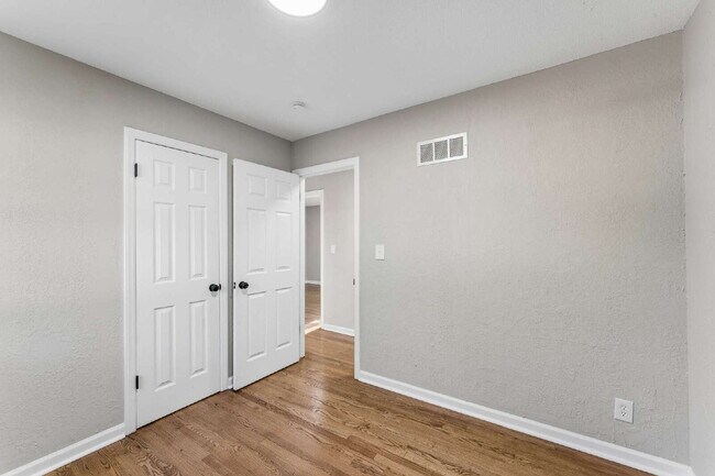 Building Photo - COMING SOON!! Charming 3-Bedroom Home with Spacious 2160 Sq Ft Layout in Independence, MO!