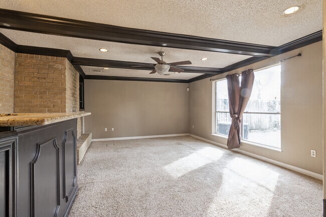 Building Photo - 10815 Cypresswood Dr