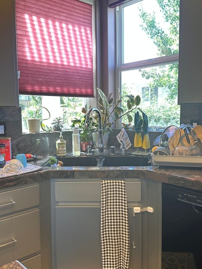 Building Photo - Beautiful Golf Course Home Located on a Cul de Sac