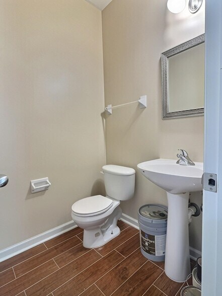 Building Photo - 1368 Island Town Dr
