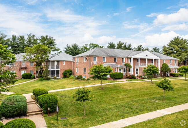 Building Photo - Short Hills Terrace