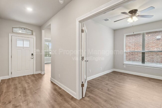 Building Photo - 9226 King Valley