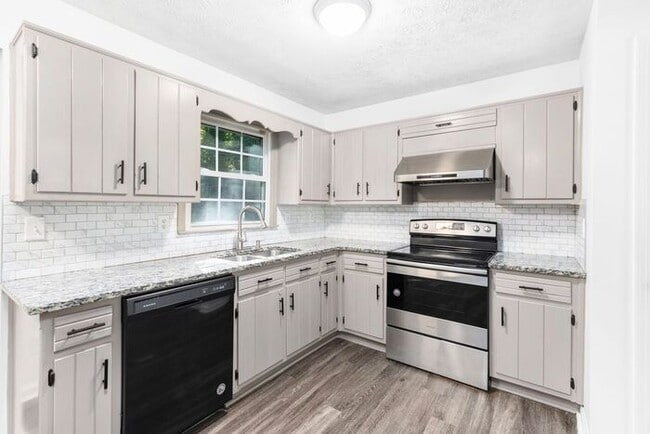 Building Photo - 1285 Coronada Dr