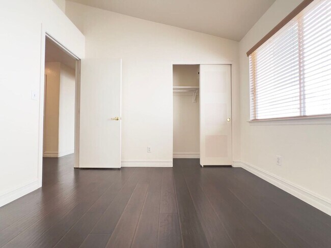 Building Photo - 54 Sea Holly Way