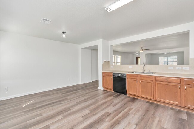 Building Photo - 7019 Parkford Meadow Dr