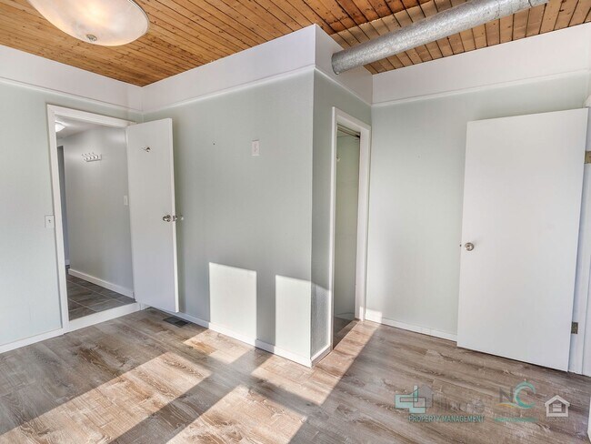 Building Photo - 3088 Felder rubs