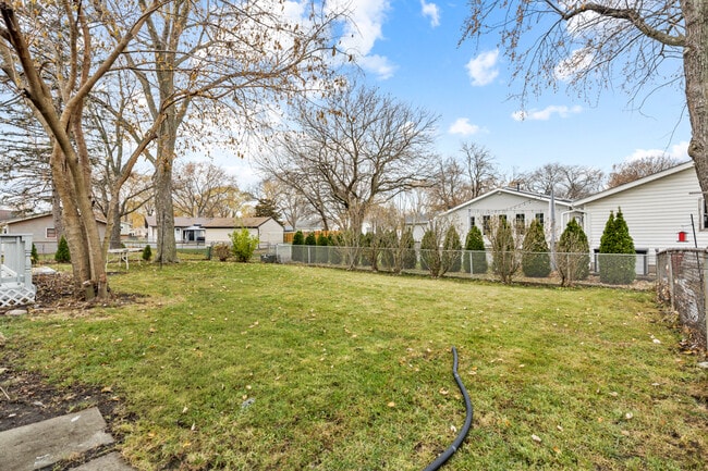 Building Photo - 198 Shadywood Ln