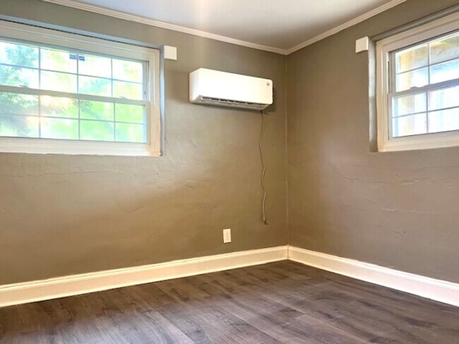 Building Photo - 112 Circle Hill Dr