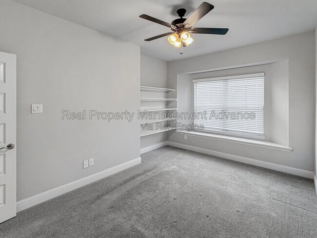 Building Photo - 308 Winding Creek Ln