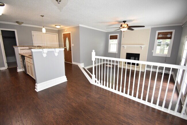 Building Photo - Coming Soon~ 3 Bedroom and 2 Bath- Great Outdoor Space (Pets Negotiable)