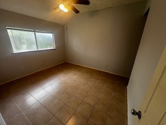 Building Photo - 10030 Ridgecoral Dr