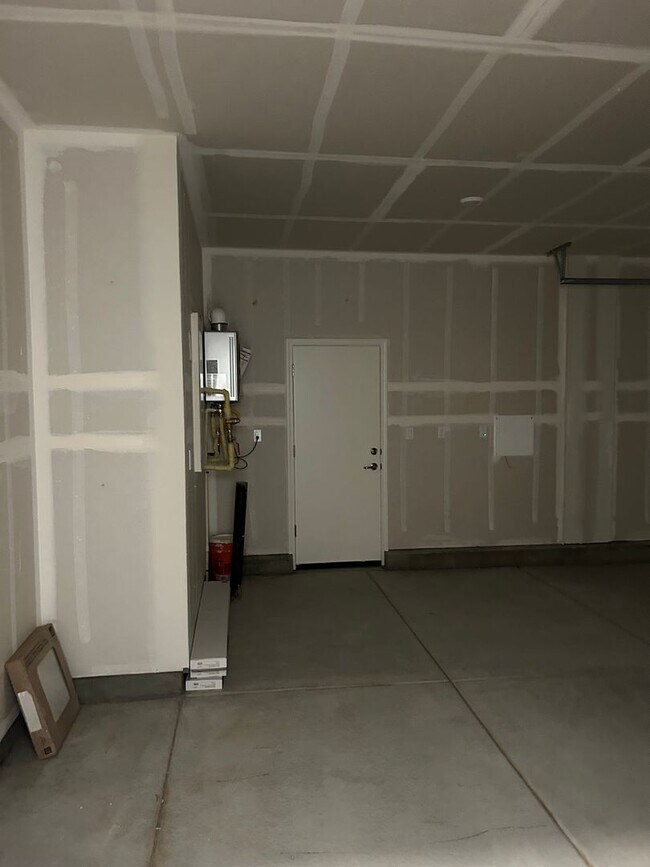 Building Photo - NEW HOME