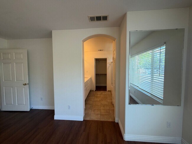Building Photo - 1683 Falcon Peak St