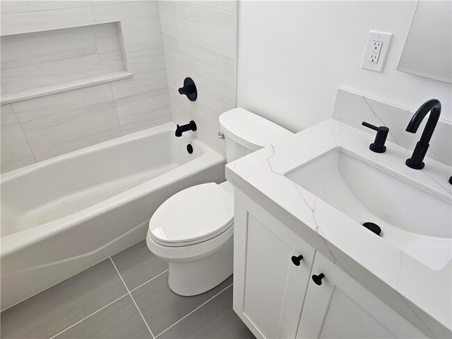 Building Photo - 10362 Longden St