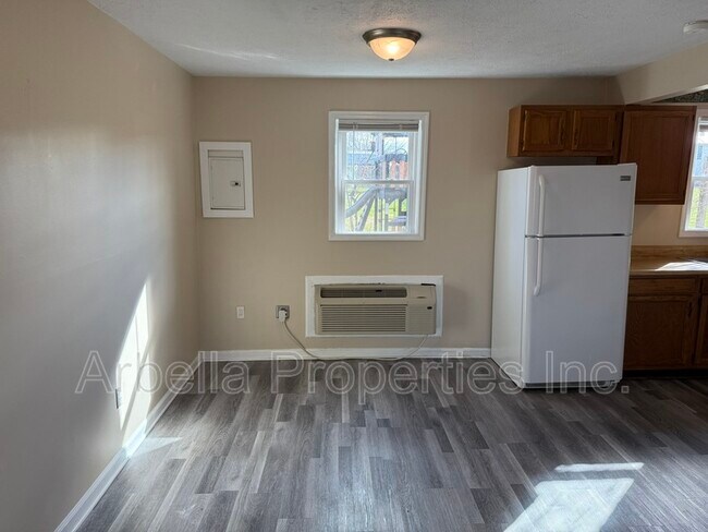 Building Photo - 1509 Fuller St