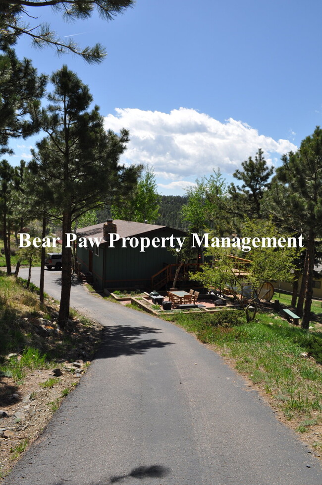 Building Photo - Great House in North Evergreen!