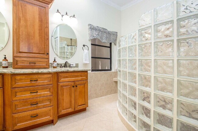 Building Photo - Palm Aire Fully Furnished Rental