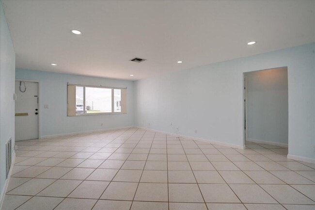 Building Photo - 2086 SW 12th Ave