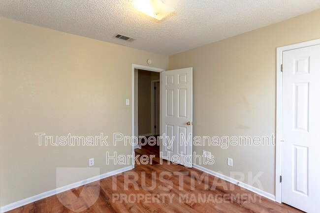 Building Photo - 3103 Courtney Ln