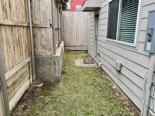 Building Photo - 346 Eado Park Cir