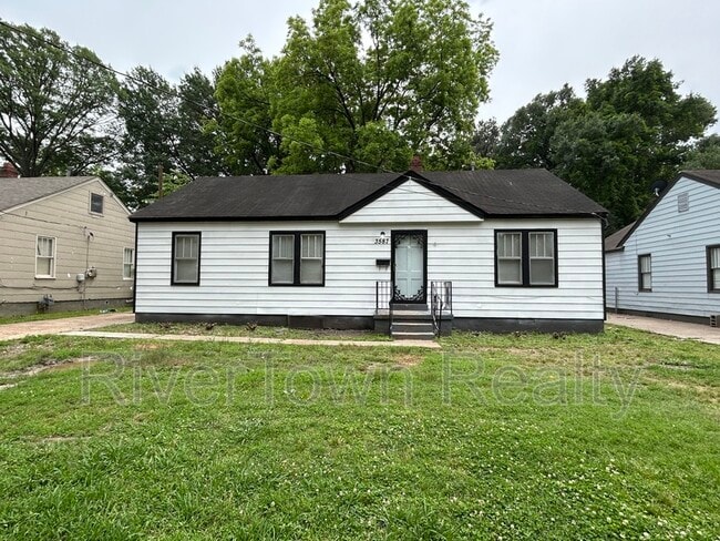 Primary Photo - 3587 Fairmont Ave