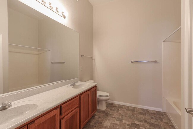 Building Photo - Great 2 Bedroom Southwest Vegas Condo With 1 Car Detached Garage