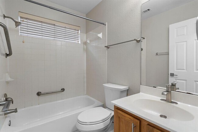 Building Photo - 14524 Ballycastle Trail
