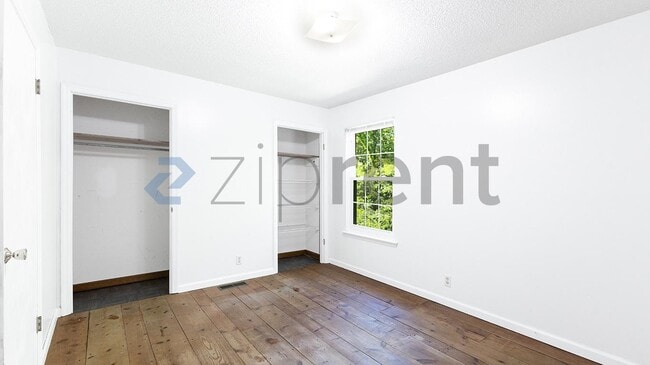 Building Photo - 626 Netherlands Dr