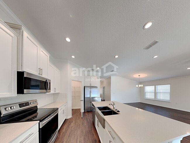 Building Photo - 95475 Creekville Dr