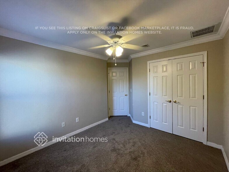 Building Photo - 10448 Deerberry Dr