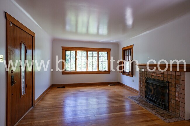 Building Photo - 1655 E 900 S