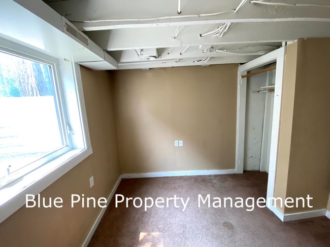 Building Photo - 619 S 11th Ave