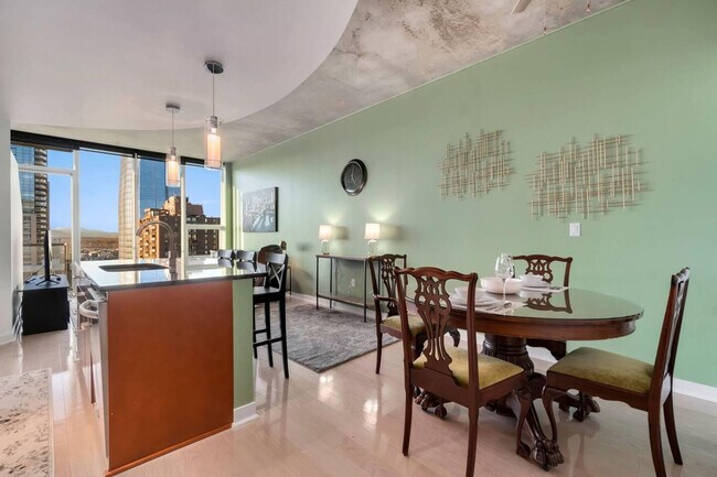 Building Photo - 801 15th St