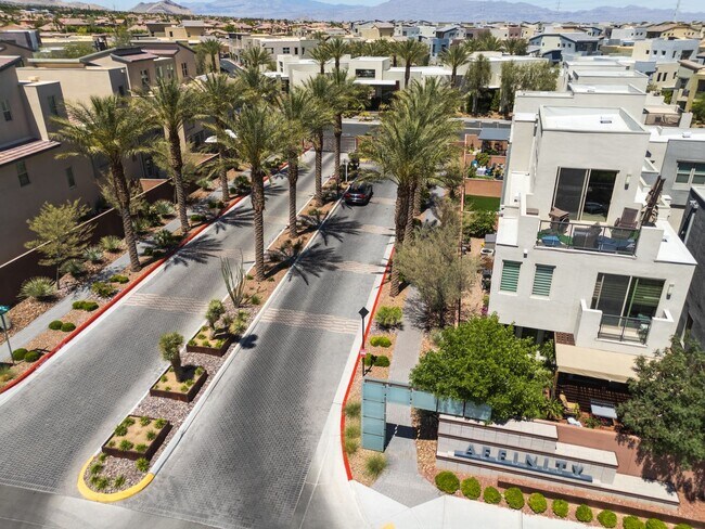 Building Photo - First floor unit in luxury gated Summerlin...