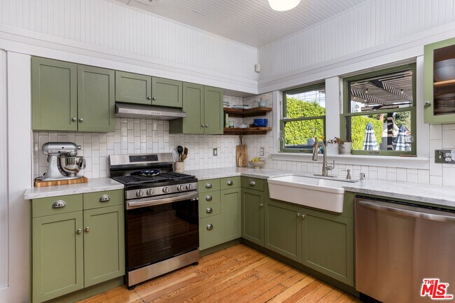 Building Photo - 3438 4th Ave