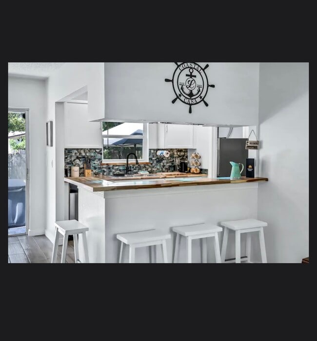 Building Photo - 2142 Mary Sue St