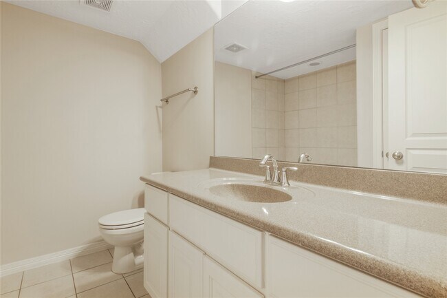 Building Photo - 908 W 26th St