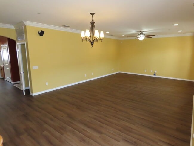 Building Photo - Two Story Townhome Clermont Yacht Club