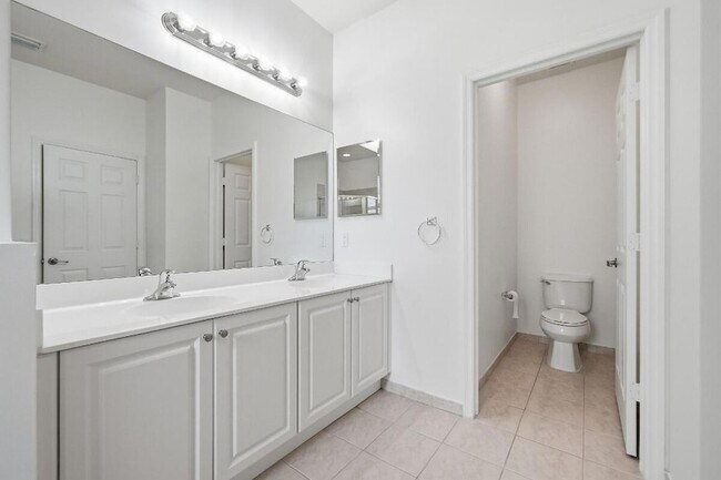 Building Photo - 4501 Mimosa Terrace