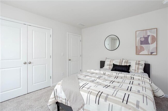 Building Photo - 607 Runnel Dr