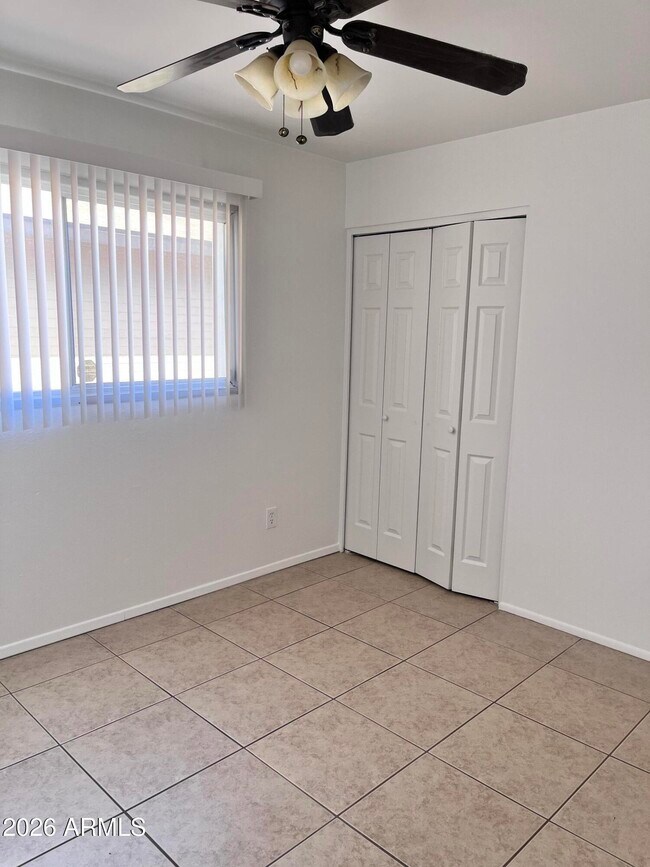 Building Photo - 224 E Hermosa Dr