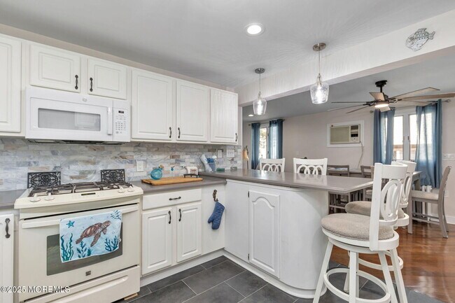 Building Photo - 49 Sea Drift Ave