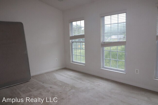 Building Photo - 3 br, 2.5 bath House - 12464B Liberty Brid...