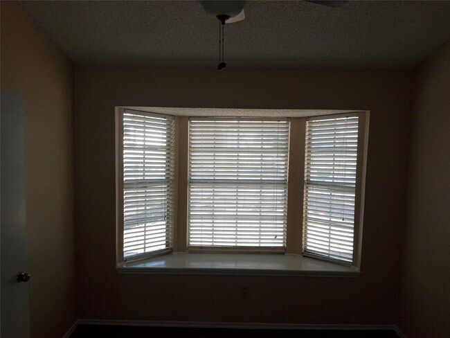 Building Photo - 1612 Scottsdale Dr