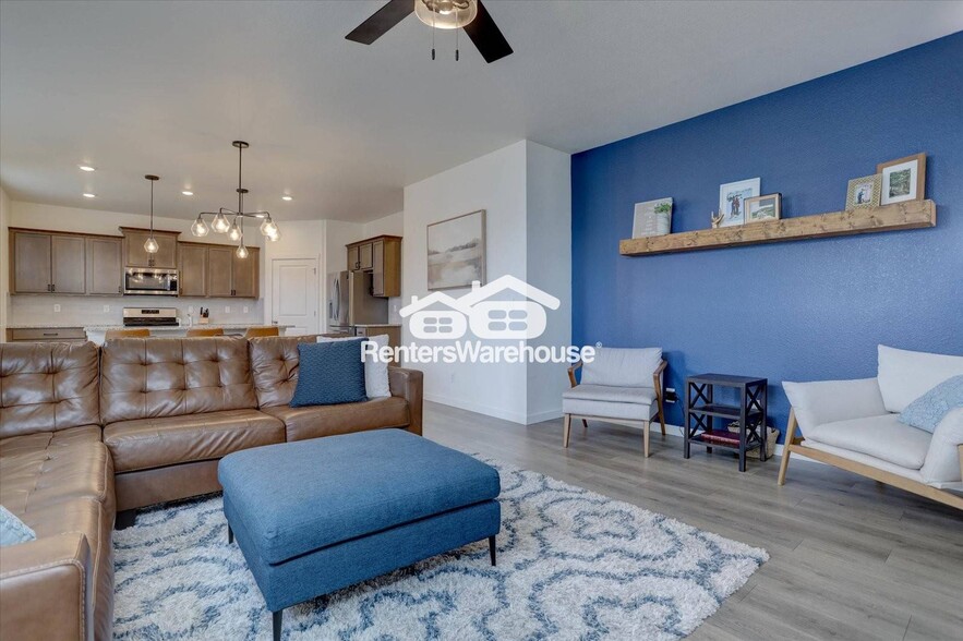 Building Photo - 2042 Rosette Ln