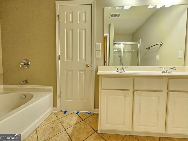 Building Photo - 6162 Deluna Way