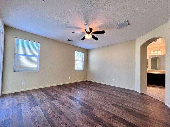 Building Photo - $2,695 Church & Clovis Ave., 4 Bedroom House - Edna Ave. Fresno / Energy Efficient