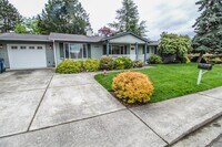 Building Photo - Coming Soon! Very well maintained home wit...