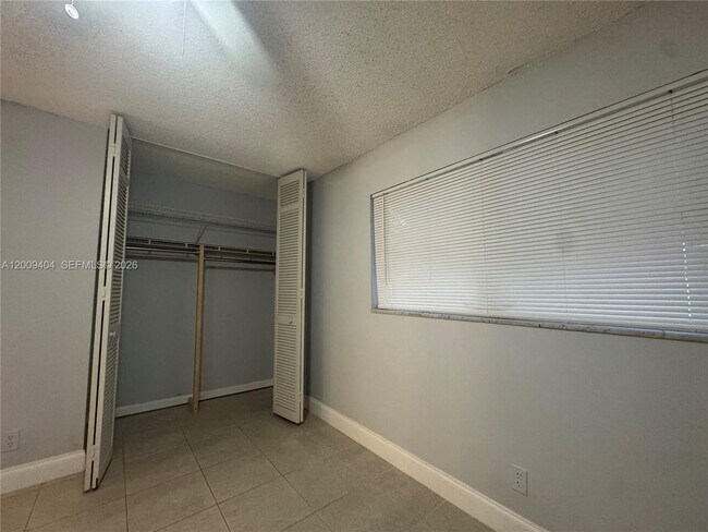 Building Photo - 1140 NW 85th Ave